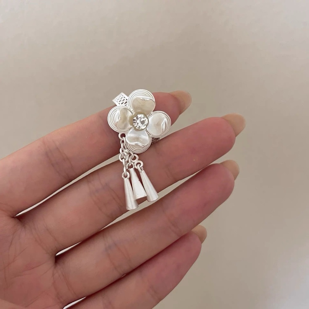 Moonpedal Drop Statement Ring